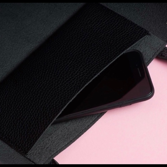 ALL OFFERS WELCOME Vince Camino Black Tote - Picture 5 of 6